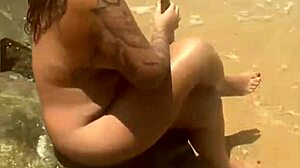 NAKED FLASHING YOUNG AFRICAN BEACH EXPOSURE!