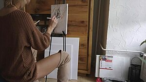 WATCH BLONDE BABE PAINT HER PUSSY FLOWER CLOSE-UP!