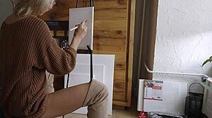 WATCH BLONDE BABE PAINT HER PUSSY FLOWER CLOSE-UP!