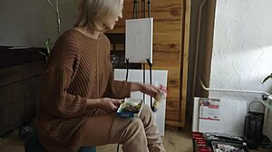 WATCH BLONDE BABE PAINT HER PUSSY FLOWER CLOSE-UP!