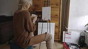 WATCH BLONDE BABE PAINT HER PUSSY FLOWER CLOSE-UP!