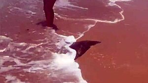 NAKED FLASHING YOUNG AFRICAN BEACH EXPOSURE!