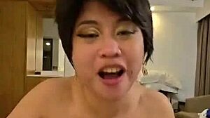 Widziałeś Salome Salvi rzygającą na kutasa pierwszy raz? Pinay suka dławi się deepthroatem i pluje