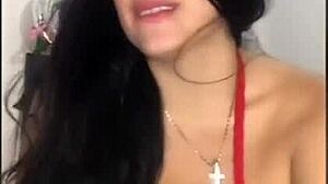 latina shakes her hot ass just for you baby 😉💃
