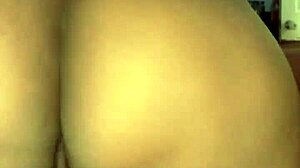 Sexy BBW Remi claps juicy ass naked in video