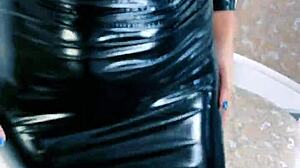 Worship this mistress ass now!