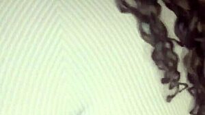 Sexy BBW Remi claps juicy ass naked in video