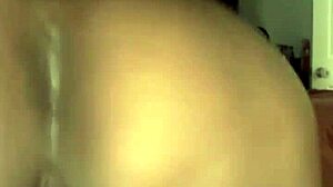 Sexy BBW Remi claps juicy ass naked in video