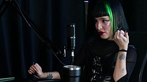 Carol Rhcp Loses Virginity on Mom's Bed After Leaked Video. Schoolgirl Banged by Director