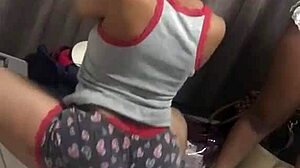 Watch this Mpumalanga African lady shake her big black ass!