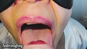 colombiana sabrinafoxy pays rent with deepthroat on thick cock deposit