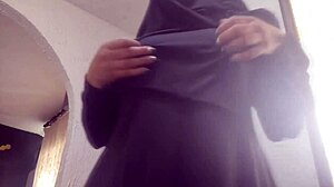 arab milf in niqab squirts pussy wildly on webcam