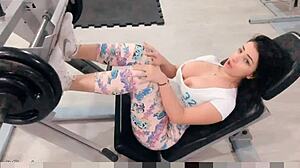 emanuelly raquel flashes big tits at gym 👀🍑💦