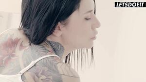 Anal-Hungry Babe Takes Lover's Cock Deep In Ass Cowgirl Ride