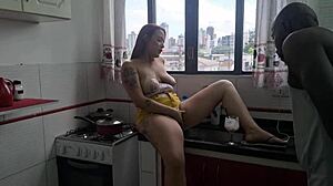 A Filha Da Vizinha Leva Rola Na Buceta E Cuzinho Apertado No Apê