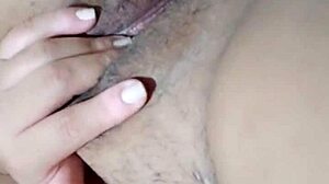 limpando meu vibrador todo melado e gozando gostoso parte 1/2 😍💦