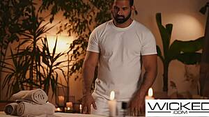 i'm hot brunette gettin passionetly fucked massage parlor