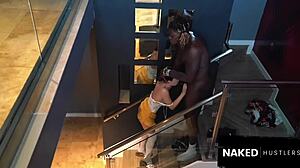 size queen gf cheats with bbc while bf works
