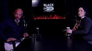 guy with small dick gets rejected by puteiros so she resolves his tesão with pri melancia on sheer red.