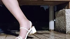 Tingxuan's barefoot heels tease into explosive foot cumshot