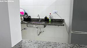 voyeur brazilian maid provokes boss with rabuda ass