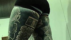 Milf Shows Off Booty During Intense Gym Workout