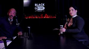 guy with small dick gets rejected by puteiros so she resolves his tesão with pri melancia on sheer red.