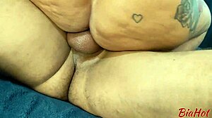 Deo 2 Jebao sam seksi latinsku supugu a onda me njen cuckold muž dominirao