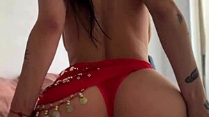 Morocha's huge ass thighs dance hardens my cock she bends over