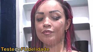 eu morena gostosa ganhei um piru enorme no natal