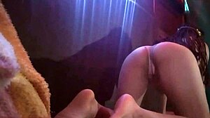 Хей шефе не ме гледай така в дантели... чакай виж този горещ домашно дразнене на путка