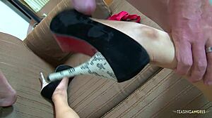 Drilling this asian babe while she sucks my toes feels amazing