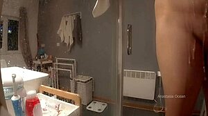 Stepmom walks in on bathroom jerking, loves watching pervert family fun?