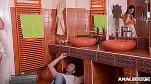 肛检员用水管大屌猛钻Nekane性感屁眼