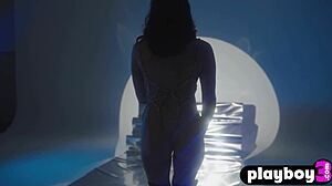 Wow Big Ass Brunette Teen Strips And Exposes Perfect Curves!