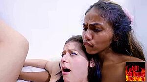 Minha Esposa Deliciando com Melhor Amiga... Fodi as Duas Louco Squirting Doggystyle!