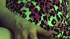 Fuschia Leopard S4 Milf Licks Tattoo Pussy Close-Up Homemade Style