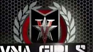 Vicky Vette pogoltne kurac v pisarni, nato cum prelije njene velike joške