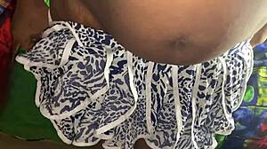 Hot Bihari bhabhi squirts from fingering