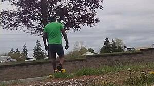 taking my indoor workout routine outside for some private fun 😏🏃‍♀️