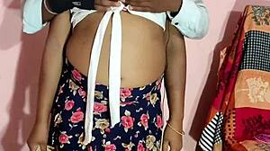 Bhabhi desi potelée baise boss levrette hôtel coquin