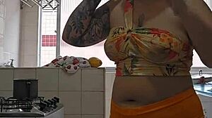 shorts pulled aside flashing exhibitionist tease in usa streets