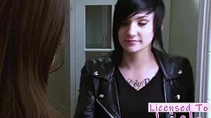 riley reid licensed to lick that dyke pussy good