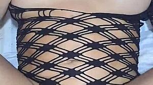 fumar me calienta... chupa verga y polla en culo con hermanastro