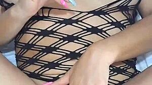 fumar me calienta... chupa verga y polla en culo con hermanastro