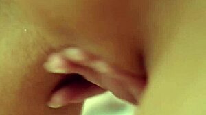 ميلينا ديفي وسيسيلا النحيفتين صديقتين يلحسن كس بعضهن بلذة حسية