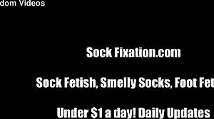 imagine burying your face in my sweaty gym socks after workout foot fetish tease