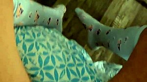 coquine emy angel teases her petite tight 18+ chatte on webcam