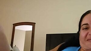 coquine emy angel teases her petite tight 18+ chatte on webcam