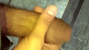 tasty cuckold cumshot explodes in work bathroom